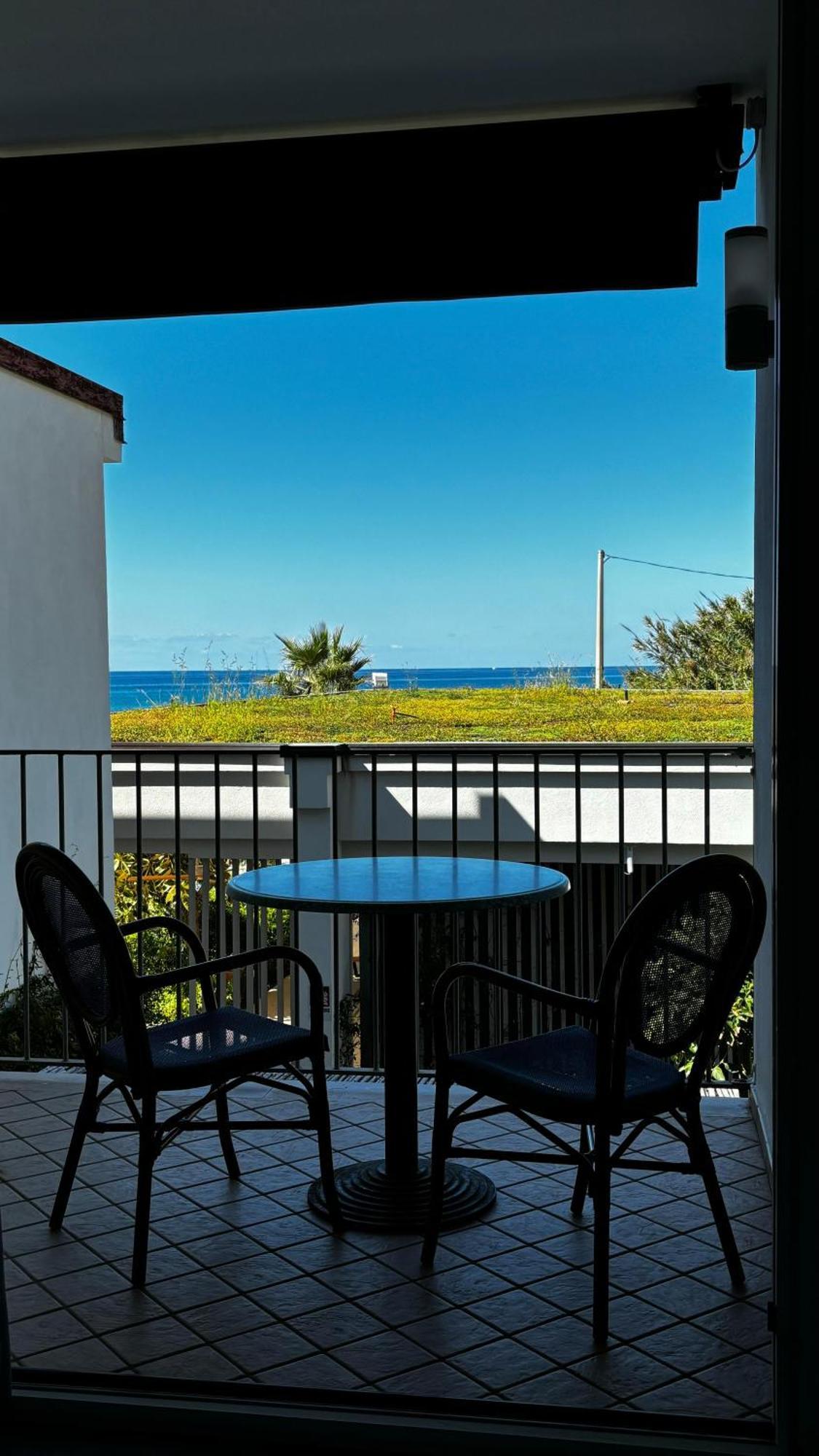 אצ'יארולי Ancora Resort מראה חיצוני תמונה