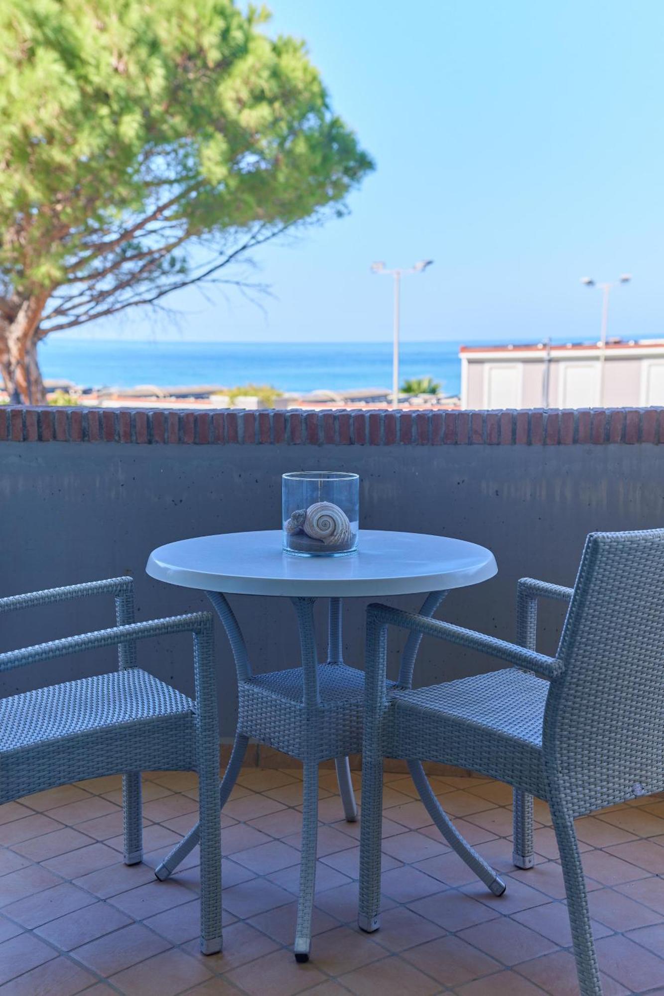 אצ'יארולי Ancora Resort מראה חיצוני תמונה
